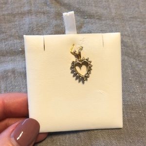 Gold diamond heart pendant for necklace